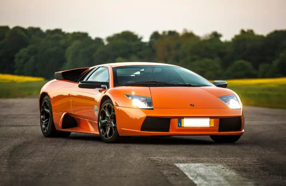 Lamborghini (ลัมโบร์กินี)