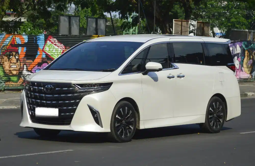 Toyota Alphard (โตโยต้า อัลฟาร์ด)