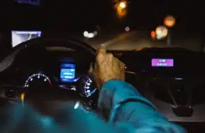 10 วิธีแก้ง่วงตอนขับรถกลางคืน